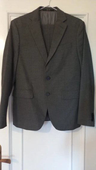 Traje de hombre gris