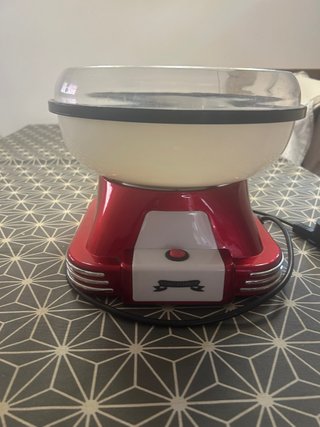Máquina de algodón de azúcar retro roja