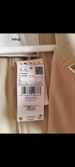 Gabardina de chica talla L de Mango nueva.