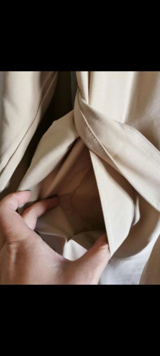 Gabardina de chica talla L de Mango nueva.