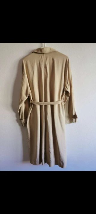 Gabardina de chica talla L de Mango nueva.