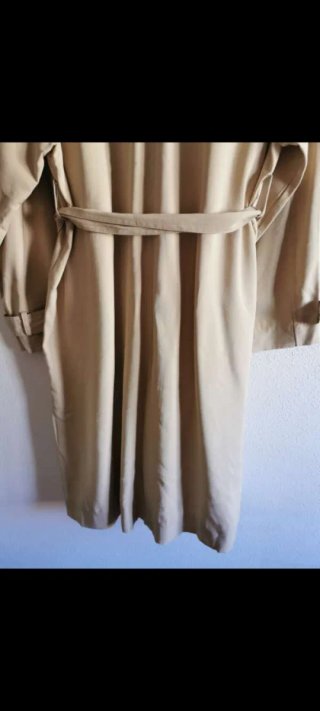 Gabardina de chica talla L de Mango nueva.