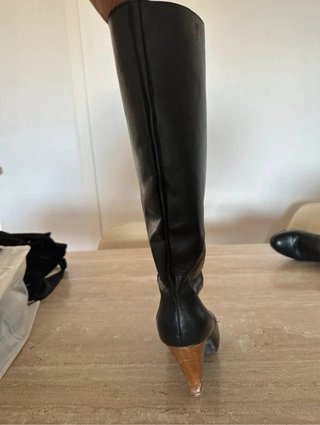 Botas de piel negras