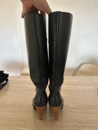 Botas de piel negras