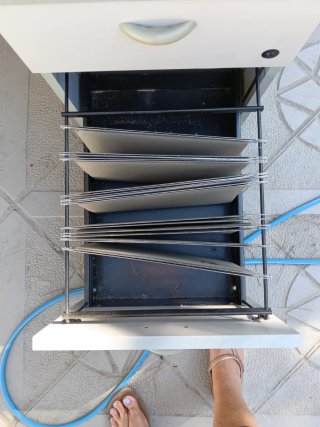 Cajonera blanca y gris