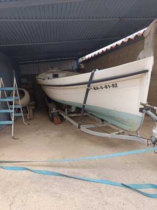 Barca de pesca punta fina
