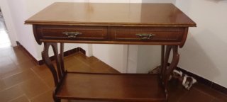 Mesa de madera auxiliar