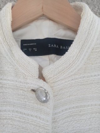 Chaqueta Zara tipo Chanel beige