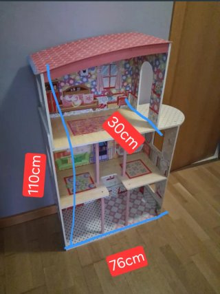 Casa de muñecas de madera+accesorios NEGOCIABLE
