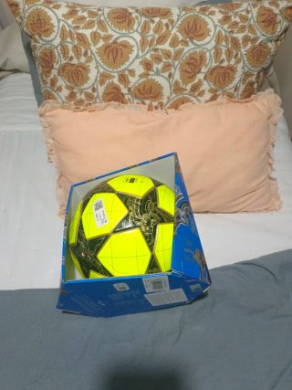 Balón Adidas Champions League Invierno 24/25