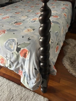 Cama de madera  castaño hecha a mano