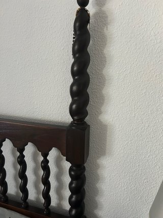 Cama de madera  castaño hecha a mano