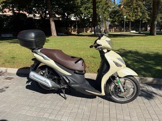 Suzuki Steen 125 cc Scooter Beige