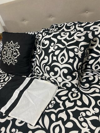 Edredón Negro y Blanco Cama 135 comprado en Miami