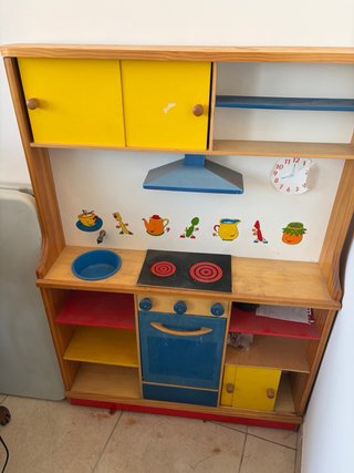 Cocinita de madera para niños