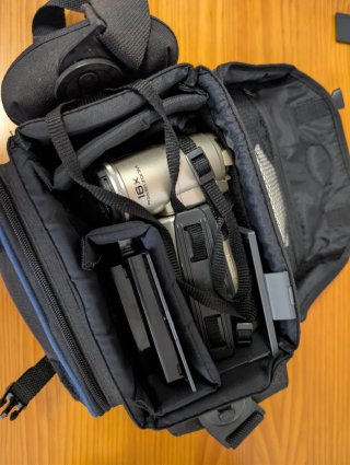 Videocámara Sharp Hi8 VL-AH30S