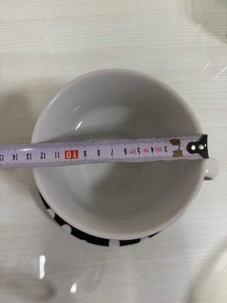 Taza de desayuno con lunares. Gran capacidad