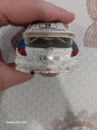 Coche Scalextric Peugeot