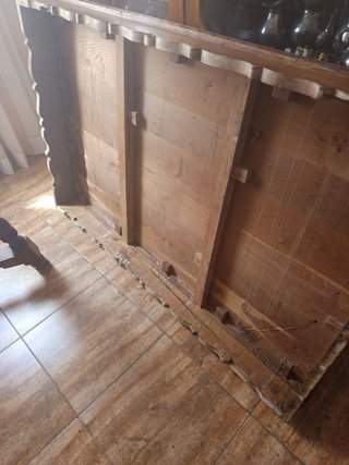 Mesa de comedor de madera antigua