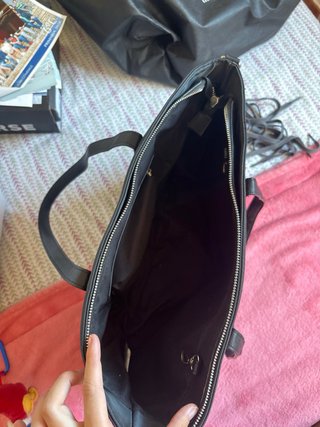 Bolso negro grande con bandolera