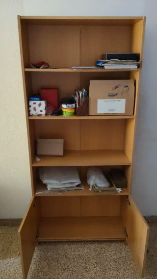 Estantería de madera