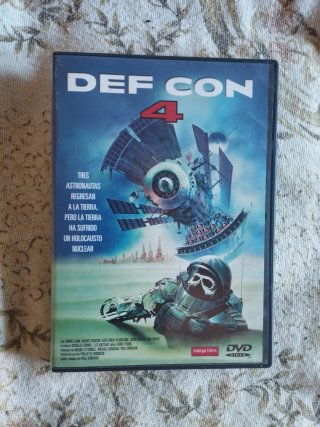 DVD DEF CON 4 (Ciencia Ficción)