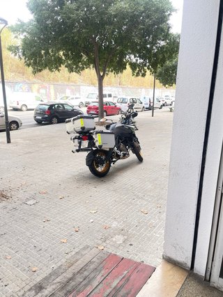 Moto QJMotor 700X SRT 2024 Negra y Verde