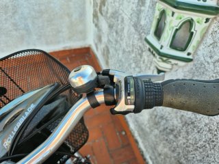 Bicicleta Paseo con Cesta y Casco