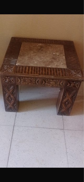 Mesa de centro de madera y mármol
