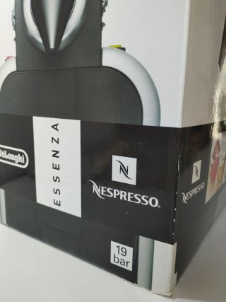 Cafetera Nespresso DeLonghi Essenza