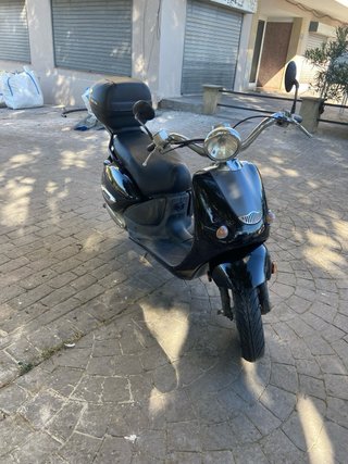 Aprilia Habana 50cc Scooter Negra