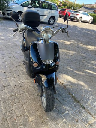 Aprilia Habana 50cc Scooter Negra