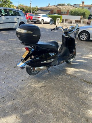 Aprilia Habana 50cc Scooter Negra
