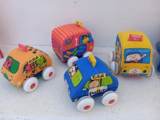 4 Coches de Tela para Bebé K's Kids con fricción.
