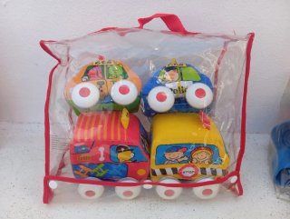 4 Coches de Tela para Bebé K's Kids con fricción.