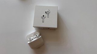 AirPods 4 Cancelación Ruido con su caja original