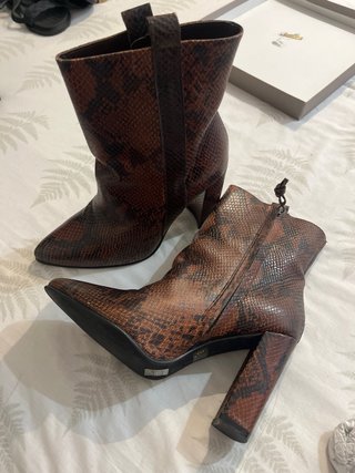 Botines Gloria Ortiz piel serpiente