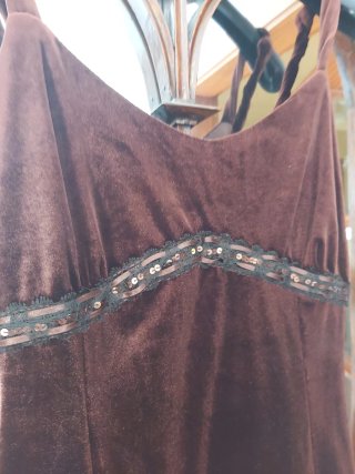 Vestido fiesta terciopelo marrón chocolate