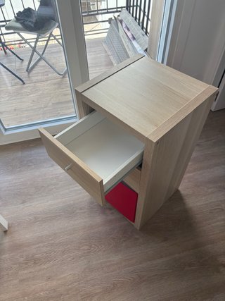 Armadio con cassetti di stoccaggio