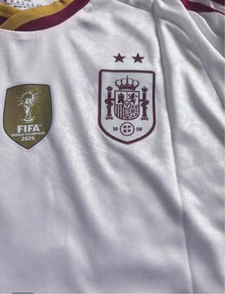 Conjunto España 2 estrellas Mundial 2026 talla 28