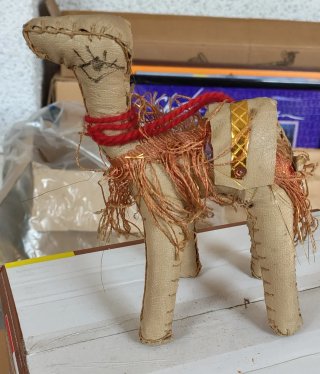 Statuetta decorativa vintage a forma di dromedari