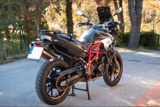 BMW F700GS Negra y roja