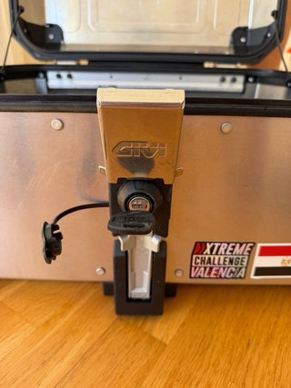 Baúl GIVI Trekker Outback 58L Aluminio Monokey