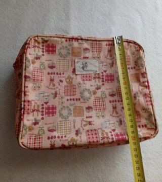 Neceser grande estampado y otro pequeño.