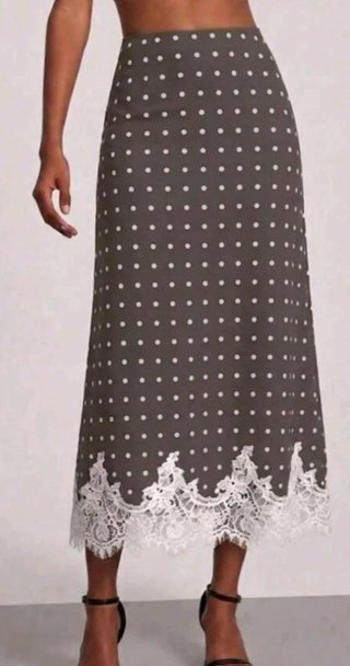 Falda larga lunares con encaje