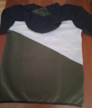 Chaqueta con capucha bicolor