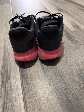 Zapatillas Adidas Negras y Rojas