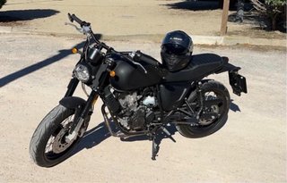 Moto SWM Outlaw 125cc Negra mate Impecable - 665km