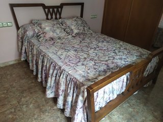 EDREDÓN CON VOLANTE PARA CAMA DE 135 x 190