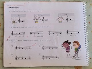 Libro Música 3 Primaria Anaya. Inglés.